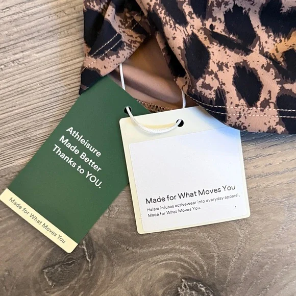 HALARA Leopard Print Ruched Mini Skirt in Beige and Black - Picture 15 of 16